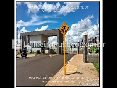 Casa com 45,69m² em Condomínio Fechado