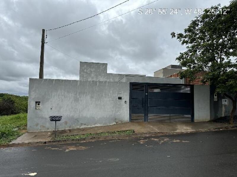 Casa em Bady Bassitt com 70 m² e amplo terreno