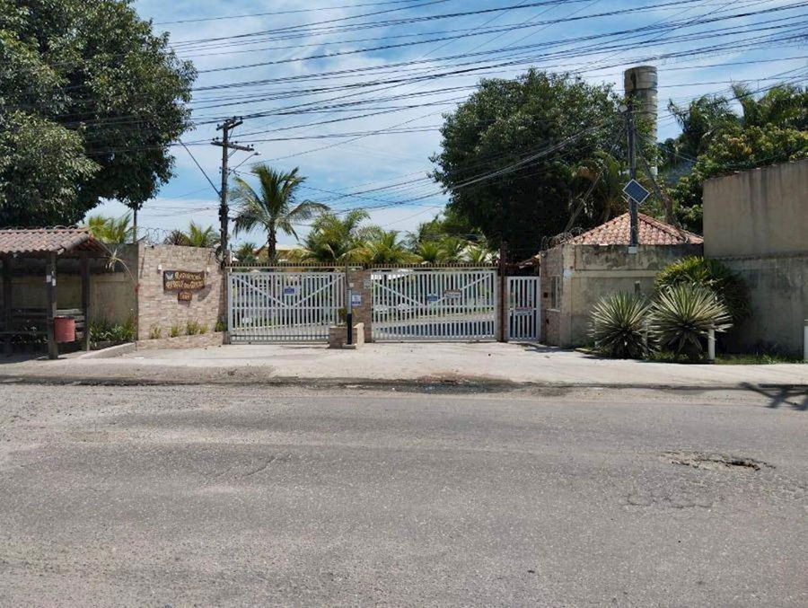 Casa em condomínio com 2 dormitórios e 3 banheiros