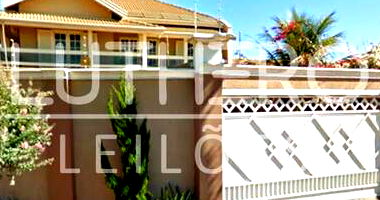 Casa com 3 suítes, 4 banheiros, área de lazer e 1 vaga coberta