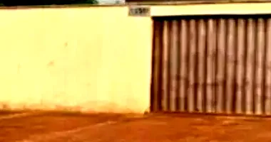 Casa em leilão com 71m² construída e 225m² de terreno