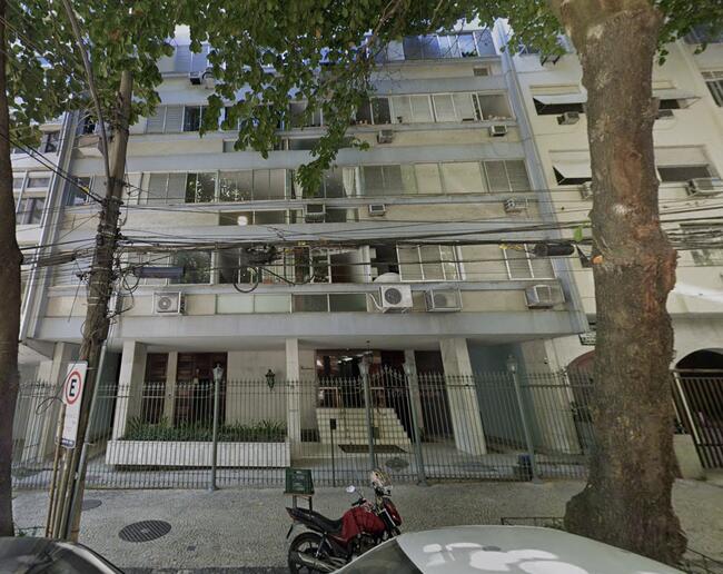 Apartamento em Laranjeiras/RJ com 120m2 e vaga de garagem