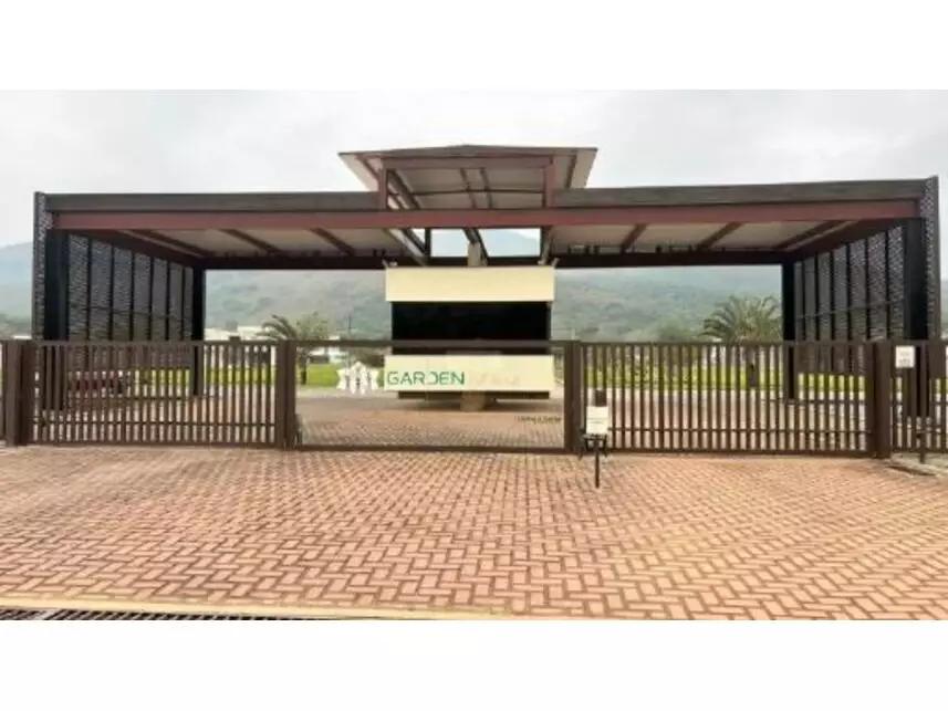 Casa em leilão com 4 quartos e 3 banheiros em Cachoeiras de Macacu/RJ
