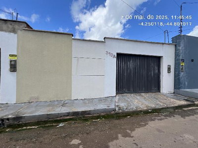 Casa com 3 quartos, 2 banheiros e 79,24 m²