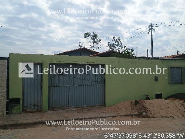 Casa com 2 quartos, 1 banheiro, 1 vaga, 49,1m² construída