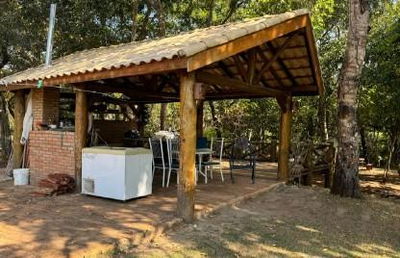 Duas Fazendas Rurais com 8 hectares e benfeitorias, ocupadas