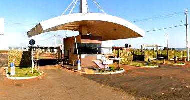 Casa com 40m² privativos, terreno 164m², desocupada