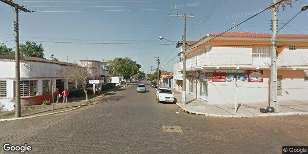 Terreno encravado irregular com 28x30m, ideal para investimento
