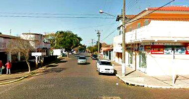 Terreno encravado irregular com 28x30m, ideal para investimento
