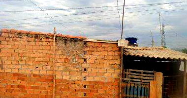 Chácara com construção simples e 13.318m², desocupada
