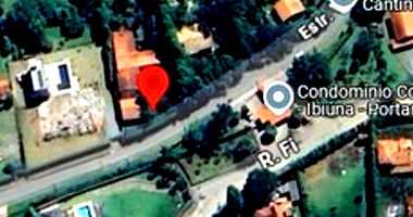 Terreno 2594m² com casa alto padrão, declive leve