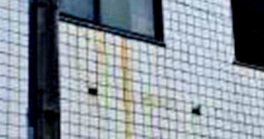 Casa padrão com 3 quartos, 2 banheiros e 1 vaga, ocupada