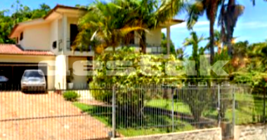 Casa com 4 dormitórios e piscina em Morro da Fumaça/SC
