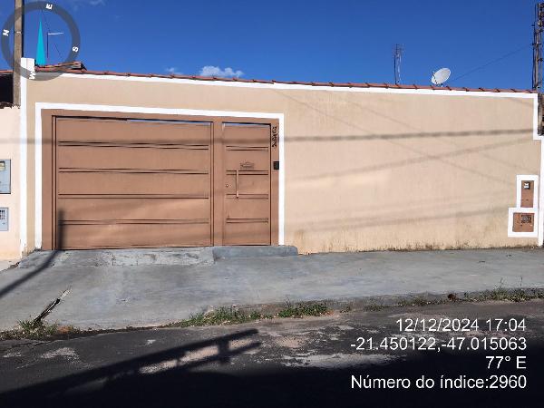 Casa 3 quartos, 1 banheiro, 82.7m² construída, desocupada