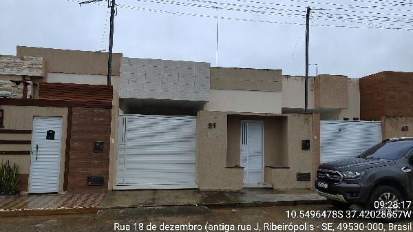 Casa com 3 Quartos e 1 Vaga em Ribeirópolis