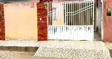 Casa com 2 quartos e 1 vaga em Pombal/PB