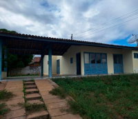 Casa com 4 quartos e 4 banheiros, 231m² construídos, desocupada