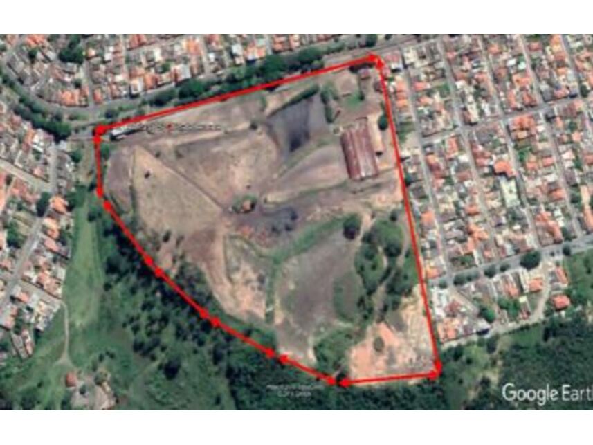 Terreno com Benfeitorias em Itaúna - Oportunidade Única