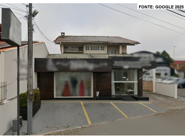 Casa com 217,56m² em terreno de 340,40m² - Lages/SC