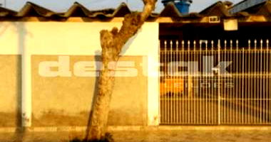 Casa com quintal e garagem em Limeira/SP