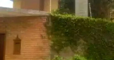Casa em leilão com 4 quartos e 3 banheiros
