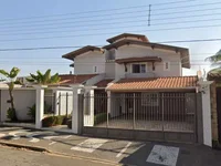 Casa em leilão com 4 suítes e 2 banheiros