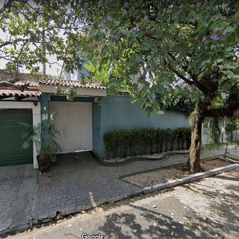 Casa residencial de alto padrão em Moema com 290m² de área construída e 311m² de terreno