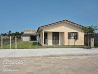Casa com 3 Quartos e 2 Vagas em Balneário Rincão