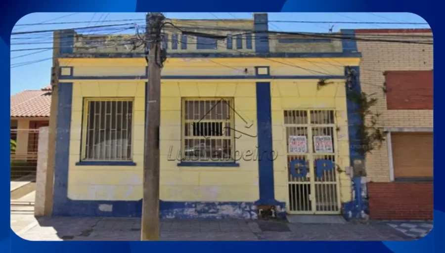 Casa residencial com 3 quartos, 2 banheiros e 1 vaga de garagem