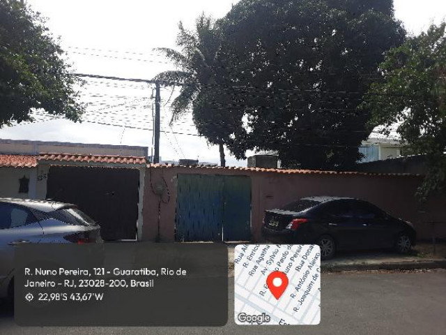 Casa com 105m² em terreno de 330m²