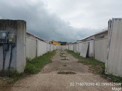 Casa com 2 Quartos e Varanda em Magé