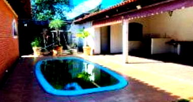 Casa espaçosa com 2 quartos no Centro de Faxinal - PR