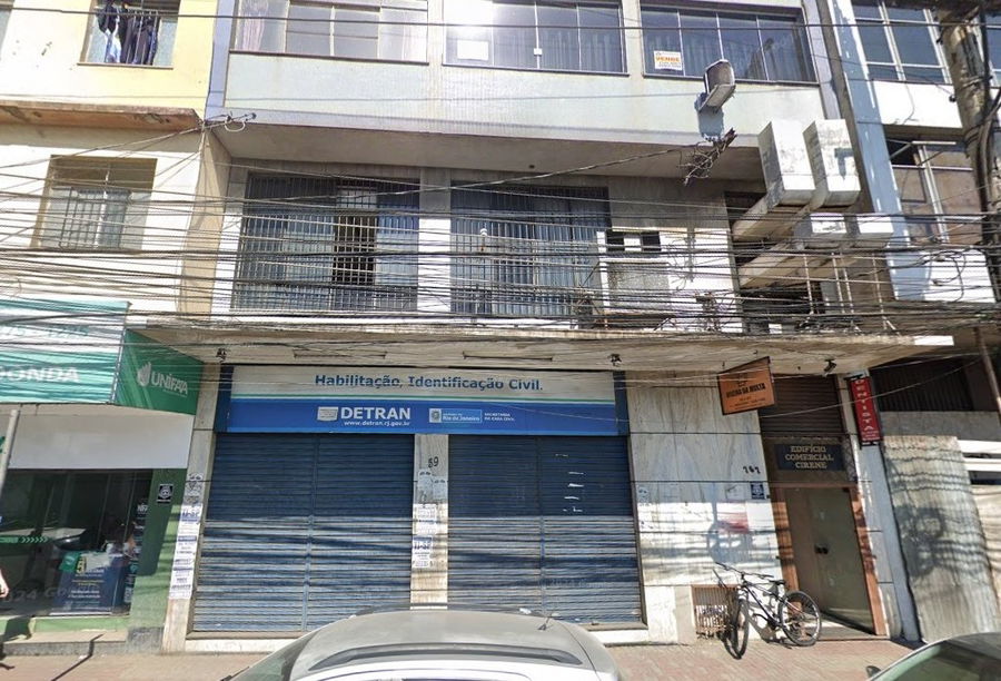 Sala Comercial ampla com 197m² área total, desocupada