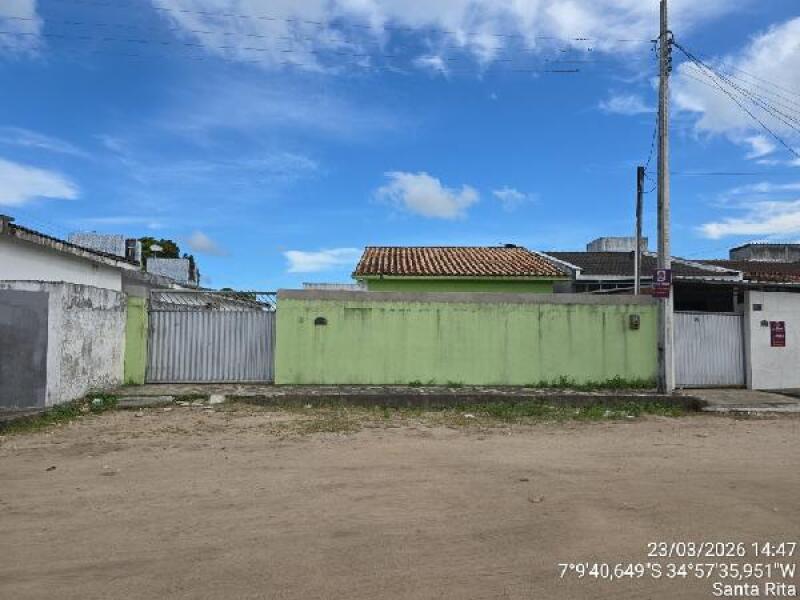 Casa com 3 quartos e 2 banheiros em Santa Rita-PB