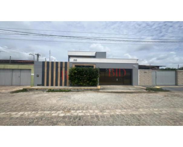 Casa com 196m² em Parnamirim/RN
