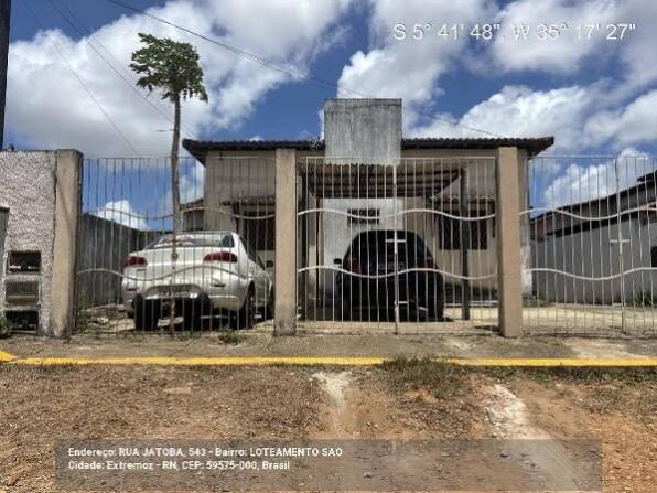 Casa com 2 quartos, 1 banheiro, 56m² área privativa, 1 vaga