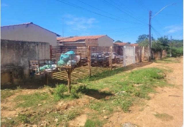 Casa 2Q no Condomínio Mirage I - Oportunidade