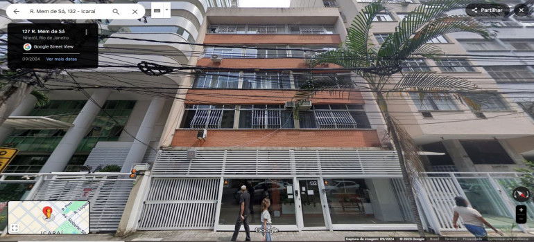 Apartamento 402 com 3 quartos, 1 banheiro, 1 vaga, área construída 74m², ocupado