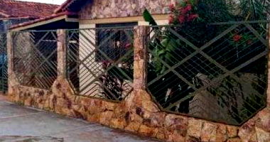 Casa padrão 3 quartos 2 banheiros 1 vaga 187m² ocupada