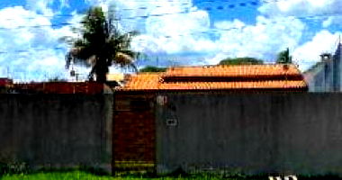 Casa aconchegante com 100 m², quartos e banheiros, ocupada e pronta para morar