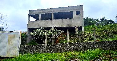 Terreno 159,78m² com ótima localização no Centro, desocupado