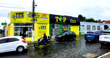 Barracão com 2 salas comerciais em Lages