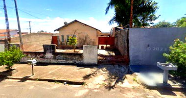 Casa com Terreno em Marília - 360m²