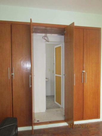 Apartamento frente ao mar com 3 dormitórios e 154m² de área útil