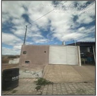 Casa com 2 quartos, 2 banheiros e 1 vaga de garagem