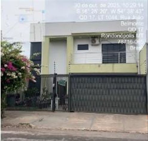 Sobrado Residencial com 3 Suítes e Piscina em Rondonópolis