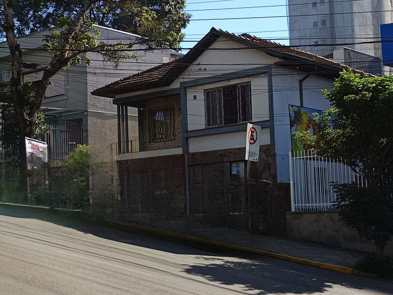 Casa com 50% de nua-propriedade, 377,40m², ocupada