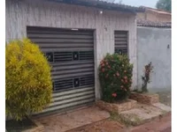 Casa em leilão com 219.82m² de área construída