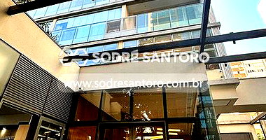 Consultório desocupado com 29,34m² e vaga de garagem