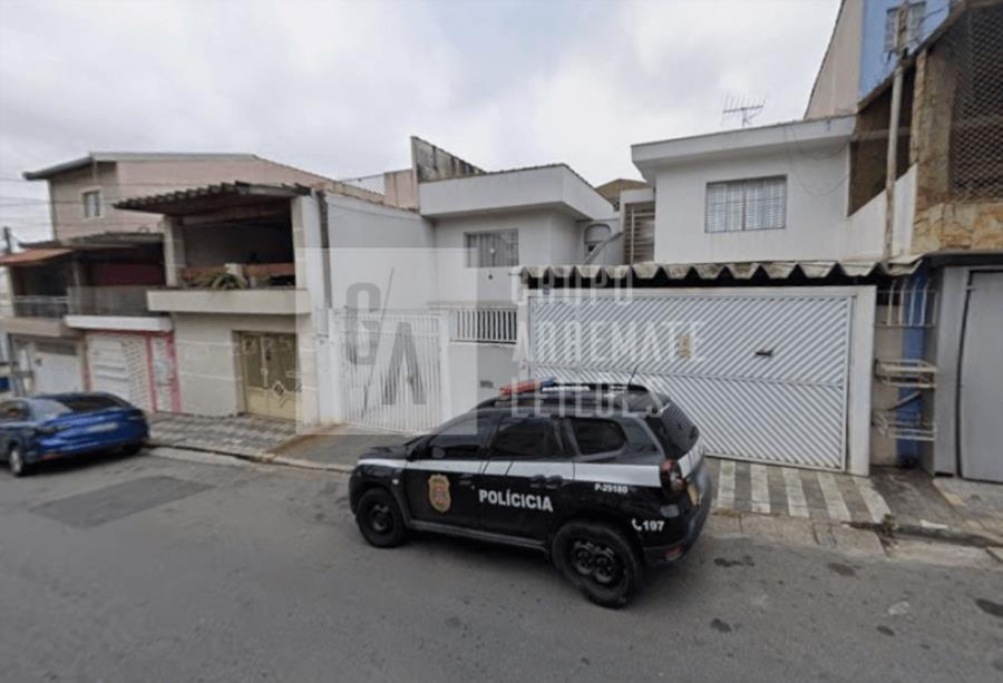 Casa residencial com 126,60m² construídos em terreno de 140,60m²